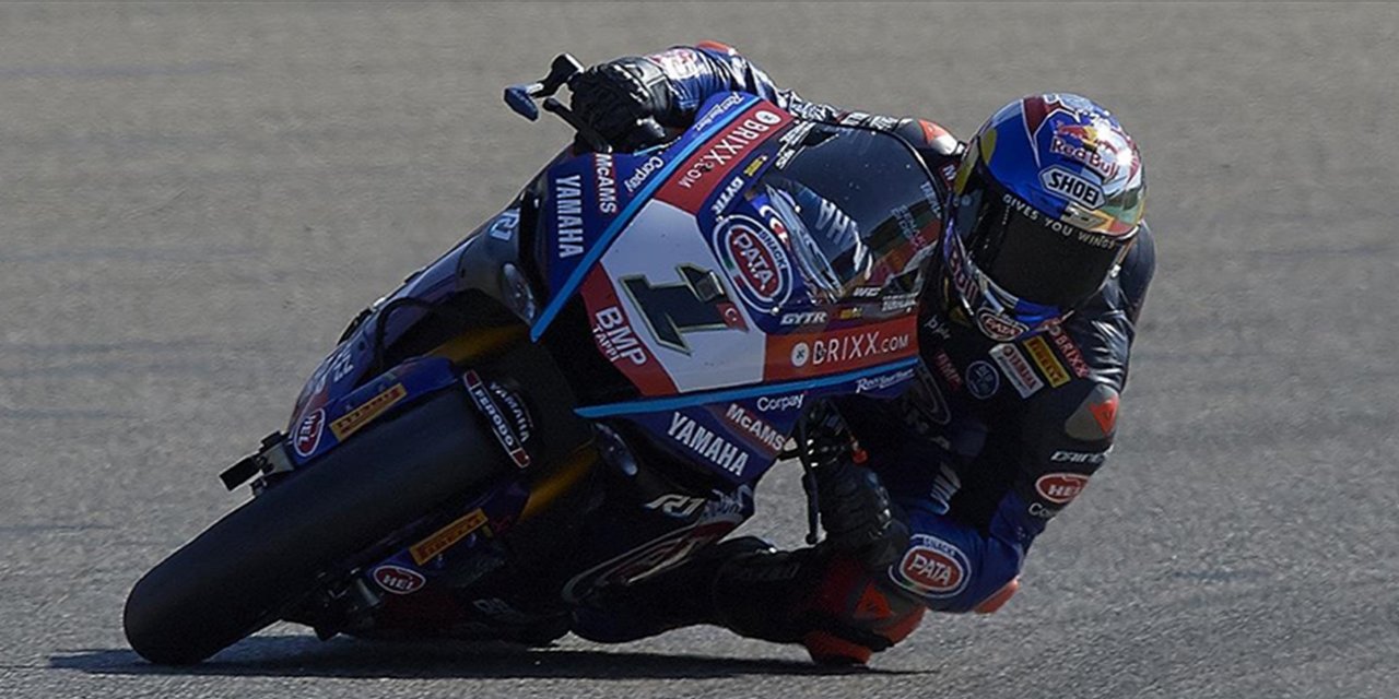 Milli motosikletçi Toprak Razgatlıoğlu, Fransa'da birinci oldu