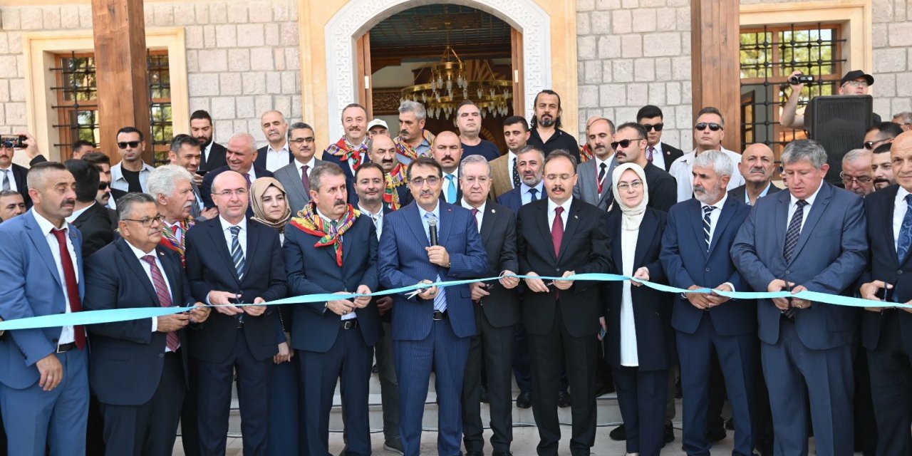 Selçuklu Belediyesi’nin katkıları ile yapılan Ertuğrul Gazi Cami ve Darulkurrası’nın açılışı gerçekleştirildi