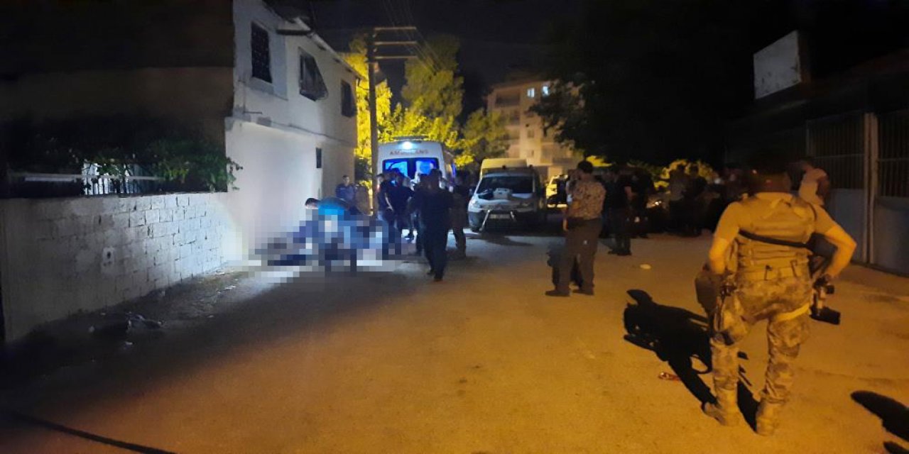 Sokak ortasında kalaşnikof ve tüfekli çatışma: 2 ölü, 3 yaralı