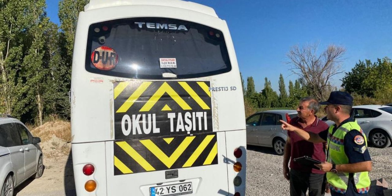 Konya’da jandarma ekiplerinden okul servisi denetimi