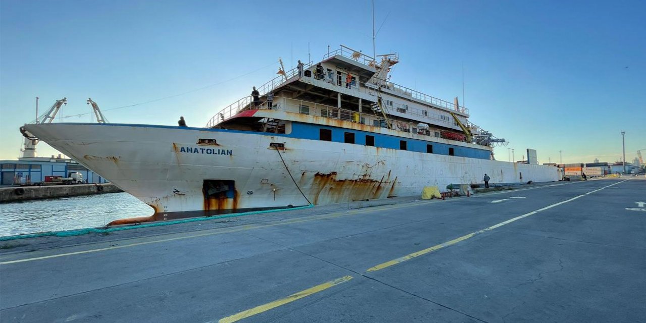 Yunanistan'ın ateş açtığı gemi İstanbul'da