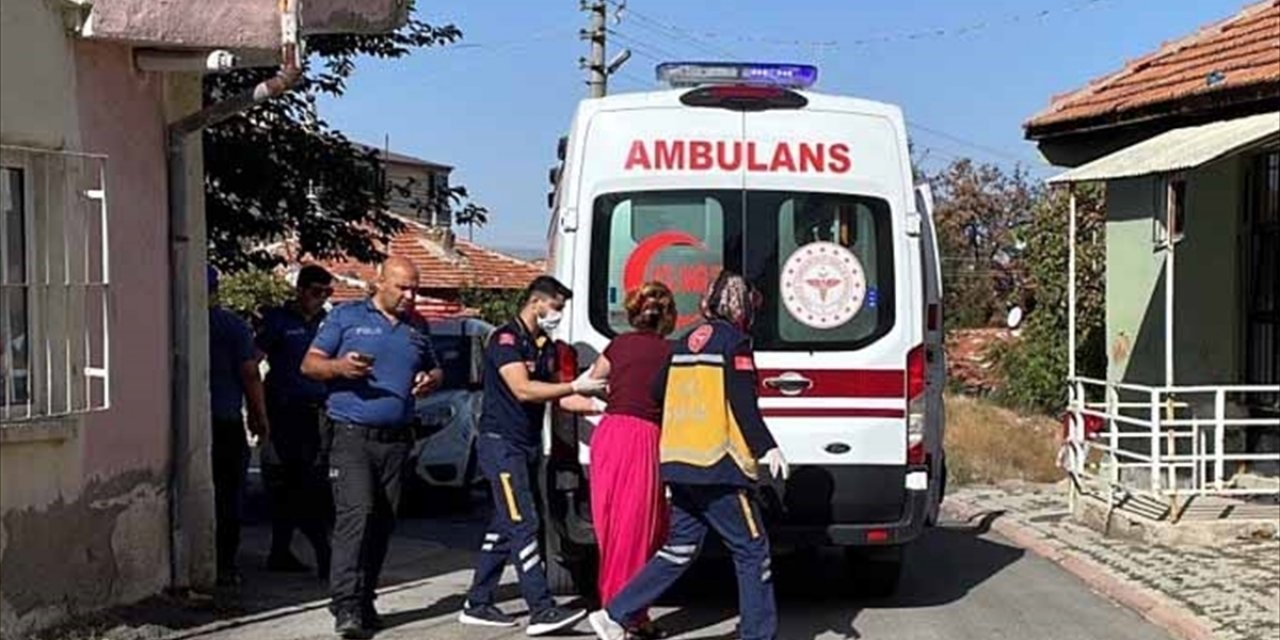 Birlikte yaşadığı kadının üstüne kızgın yağ döktüğü iddiası!