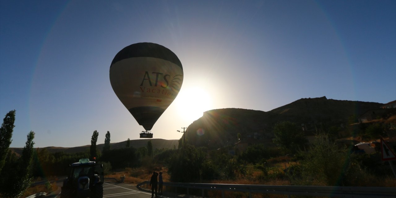 Dünyaca ünlü vadideki sıcak hava balon turları ilgi görüyor