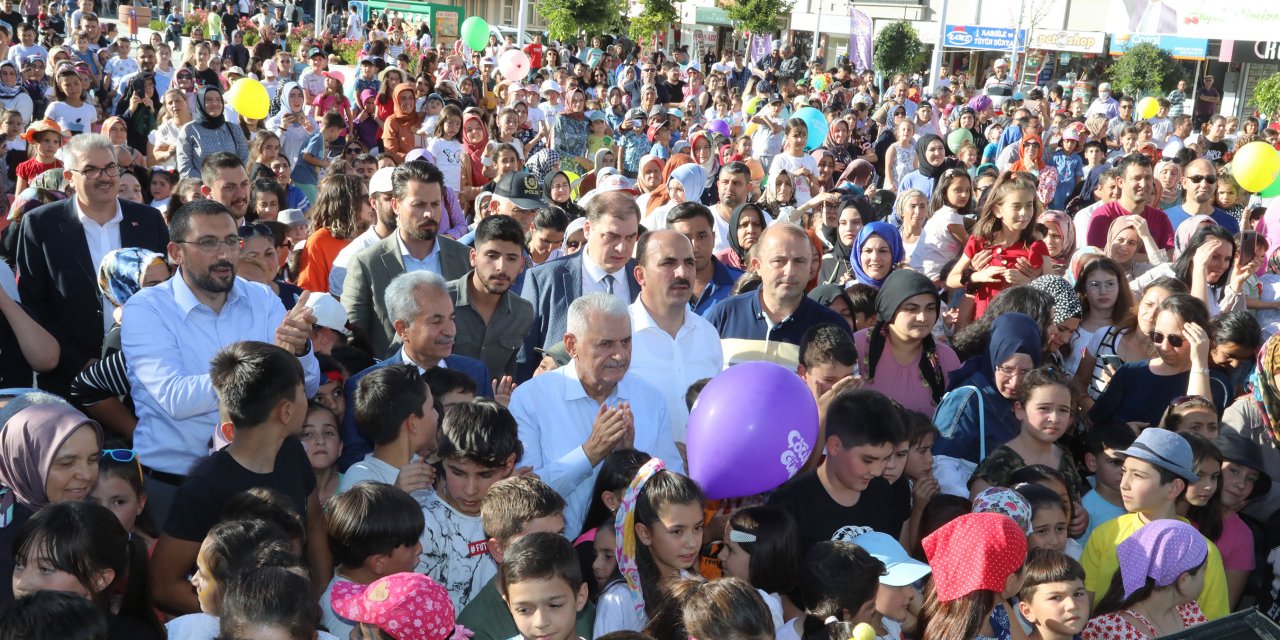 Binali Yıldırım, Konya Akşehir’de Çocuk Günleri etkinliğine katıldı