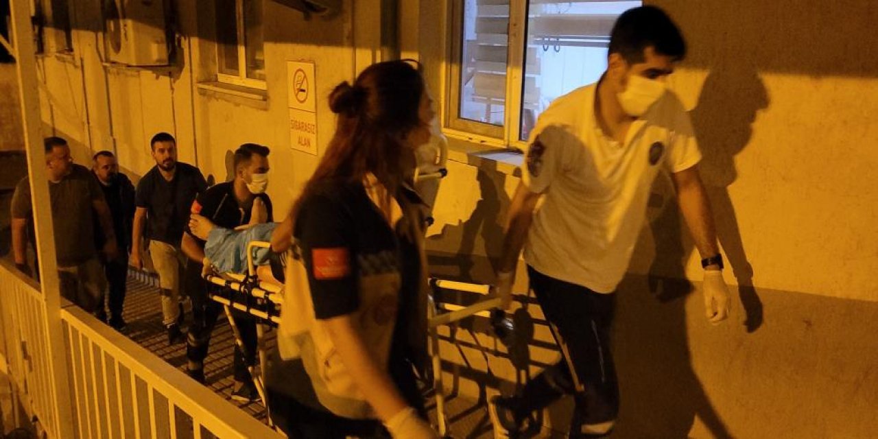 Aza, tartıştığı muhtarı tüfekle vurdu!