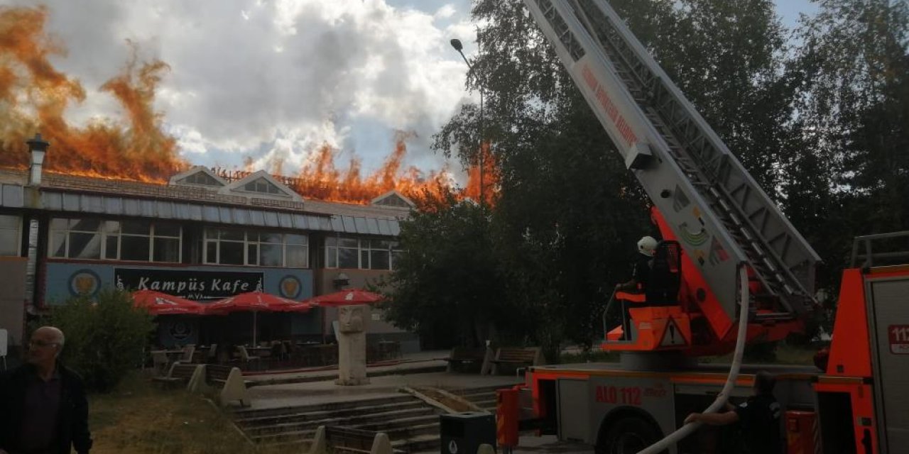 Son Dakika: Erzurum Atatürk Üniversitesi yemekhanesinde yangın çıktı