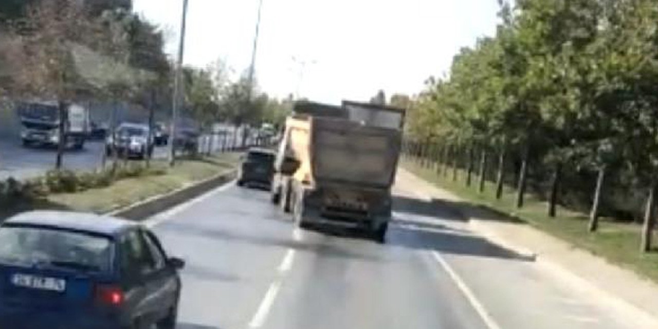 Akan trafikte hafriyat kamyonu ile drift yaptı!