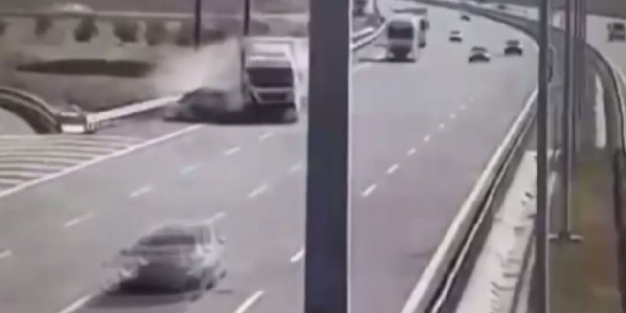 Otoyolda geri giren otomobile TIR çarptı: 1 ölü, 1 yaralı