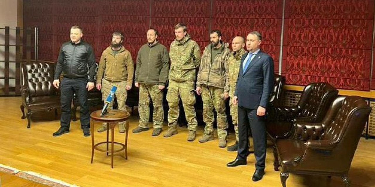 Rusya, Ukraynalı 5 komutanı Türkiye'ye teslim etti