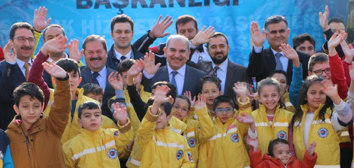 Konya’da işitme engelli öğrencilere ambulans tanıtıldı