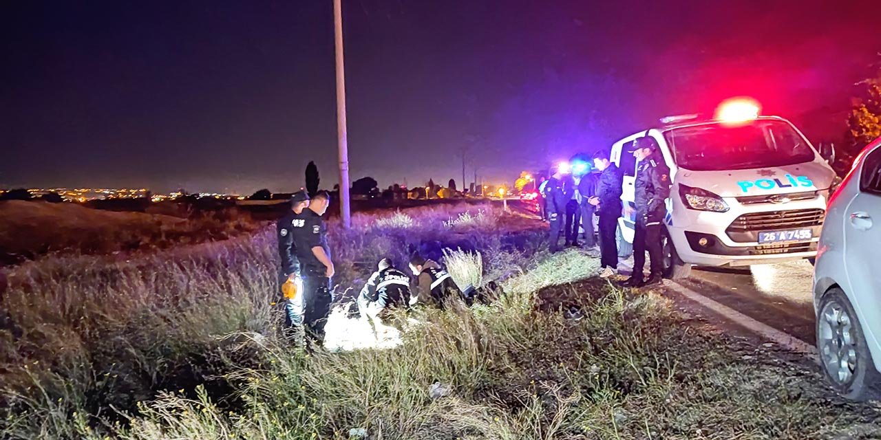 Yolun karşısına geçmek isteyen yaya kazada can verdi