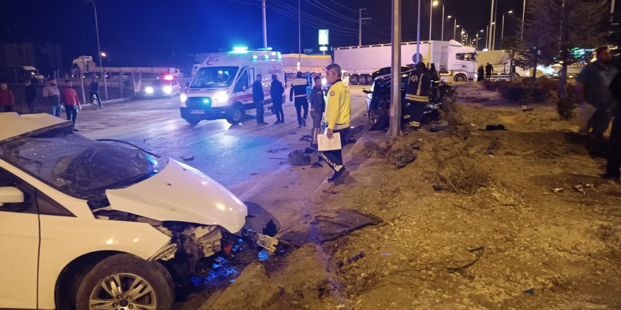 Son Dakika: Konya'da iki otomobil çarpıştı! 1 ölü, 2 yaralı var
