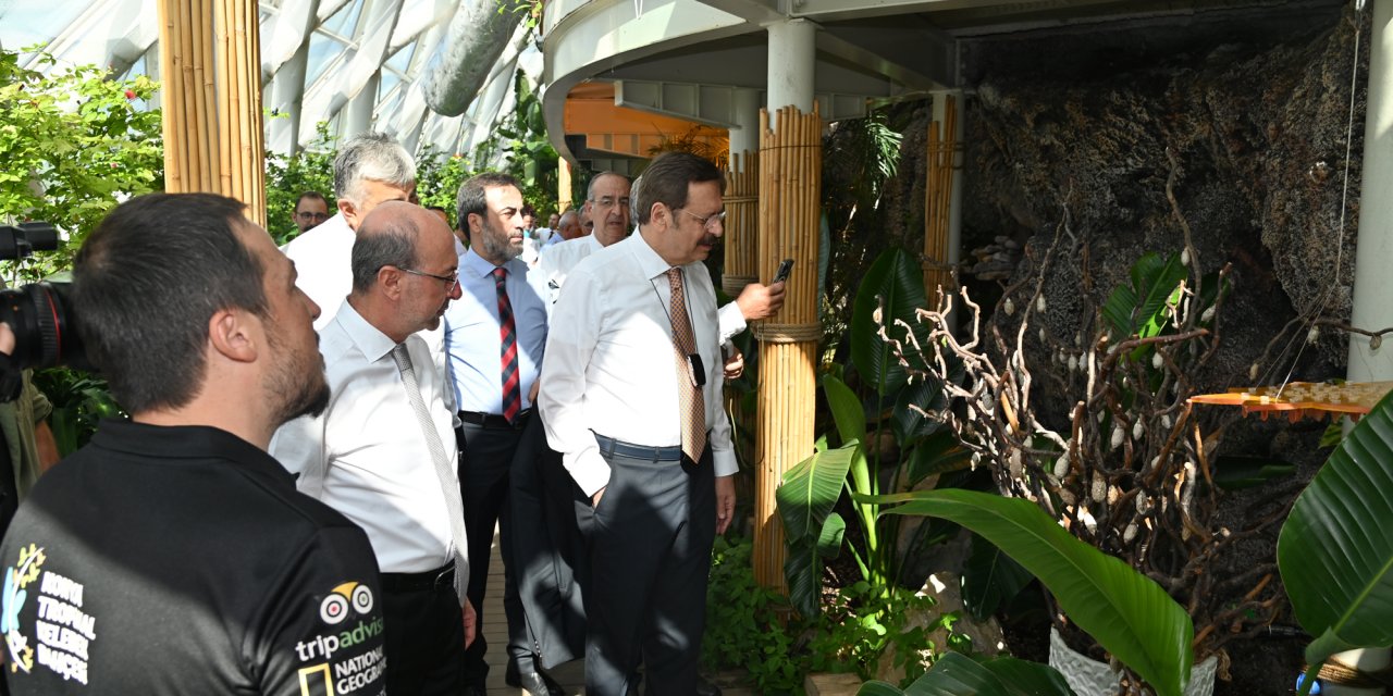TOBB Başkanı Hisarcıklıoğlu, Konya Tropikal Kelebekler Bahçesi'ni gezdi