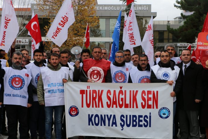 Sağlık çalışanları haklarını istiyor