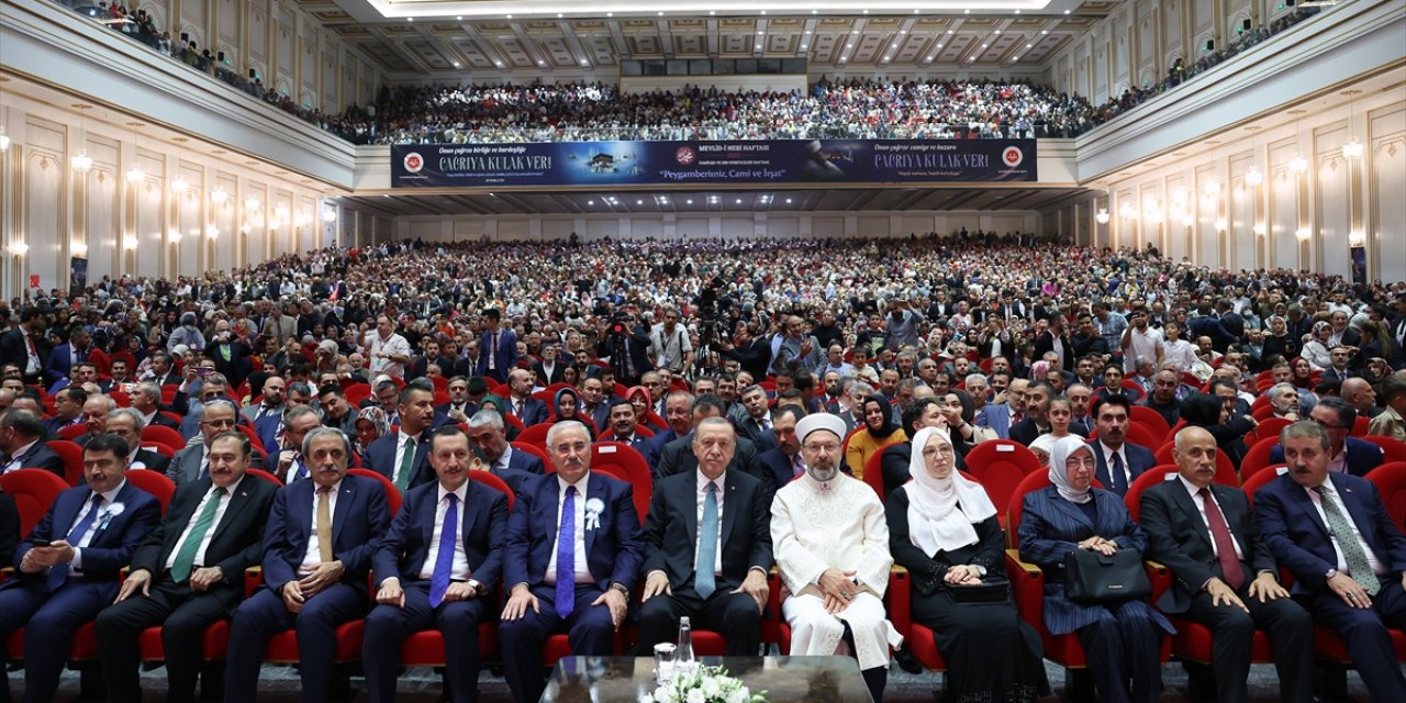 Cumhurbaşkanı Erdoğan Kuran bülbüllerine ödüllerini verdi