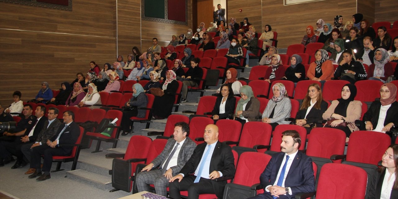 Beypazarı'nda jandarma "En İyi Narkotik Polisi Anne" toplantısı düzenledi