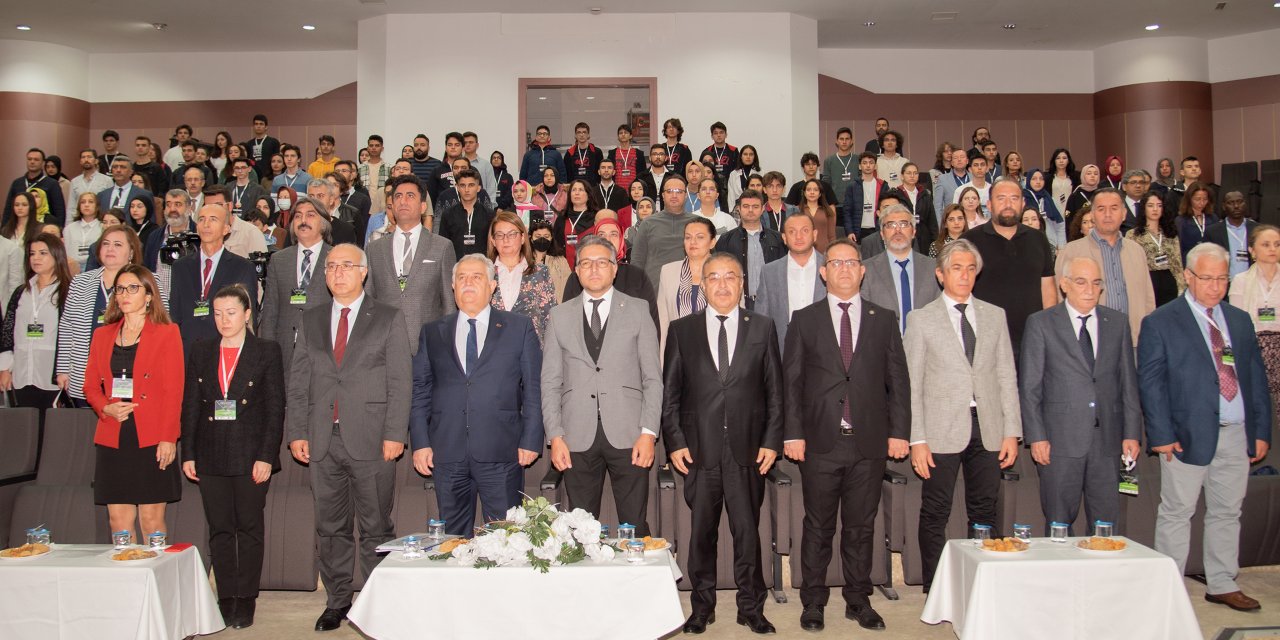 Konya'da "Evreni Anlama Sanatı: Temel Bilimler Kongresi"