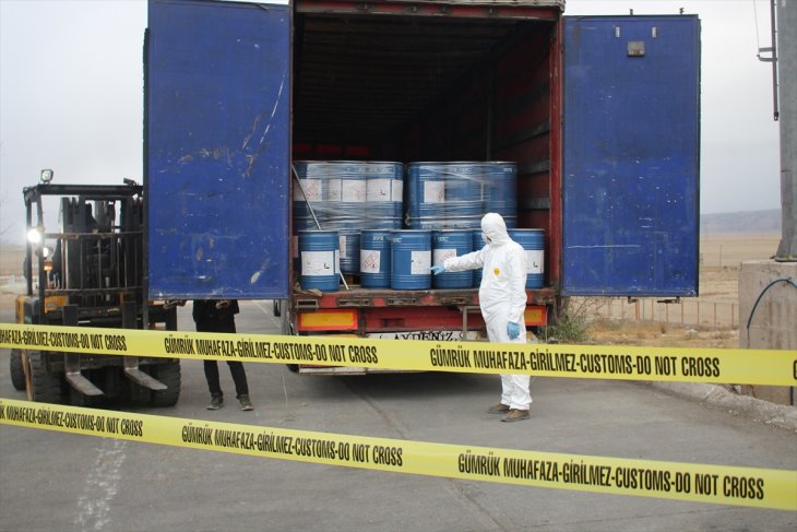 Gürbulak'ta 18,4 ton sodyum siyanür ele geçirildi