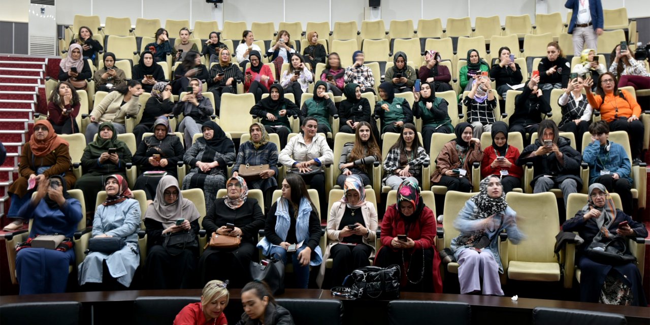 Karatay Belediyesi kadın personeline farkındalık semineri