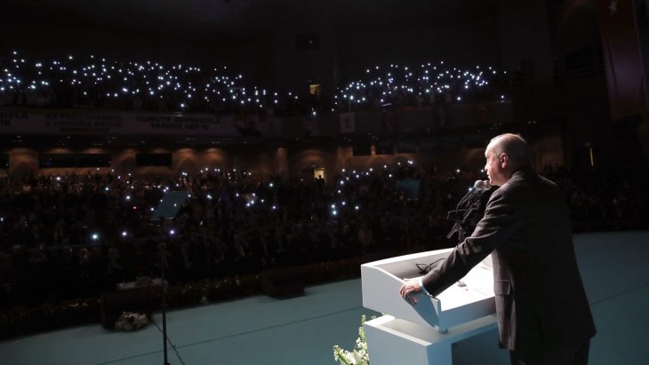 Cumhurbaşkanı Erdoğan: Vatandaşa tepeden bakan kibir abidelerinin bu davada yeri olmaz