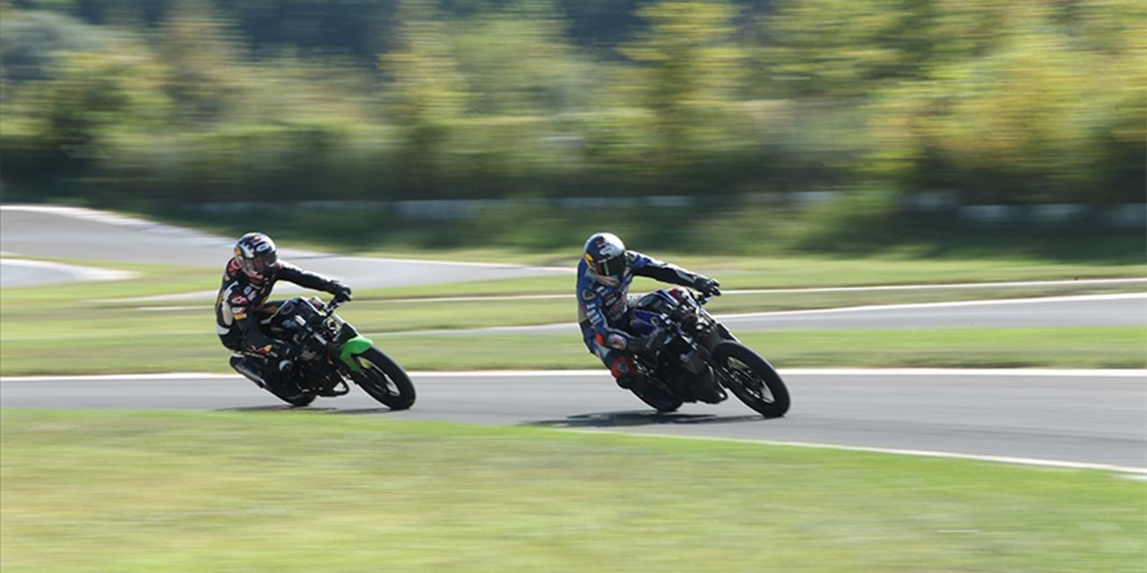 Milli motosikletçilerimiz piste çıkıyor