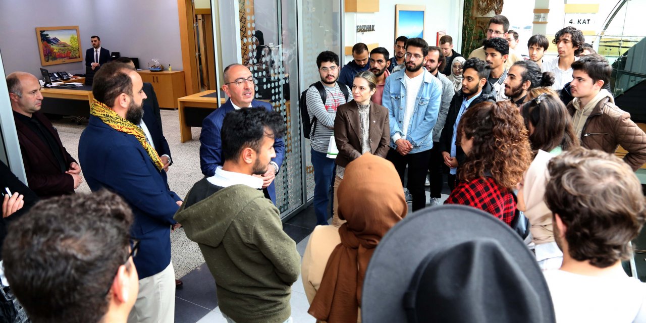 Başkan Kavuş, genç mimar adaylarını ağırladı