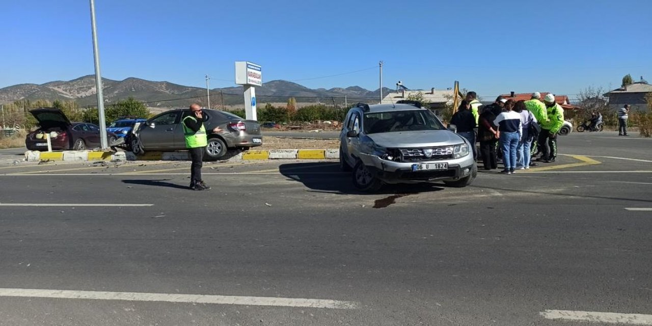 Konya’da cip ile otomobil çarpıştı: 2 yaralı