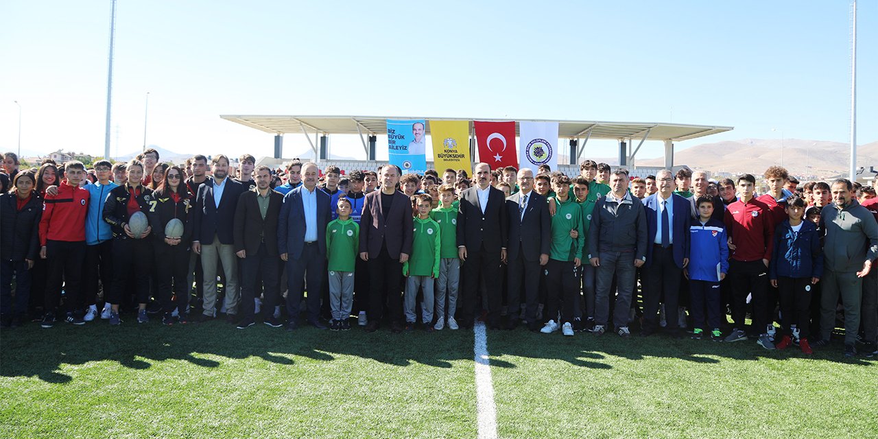 Konya Büyükşehir'den amatör sporculara 6.5 Milyon liralık destek