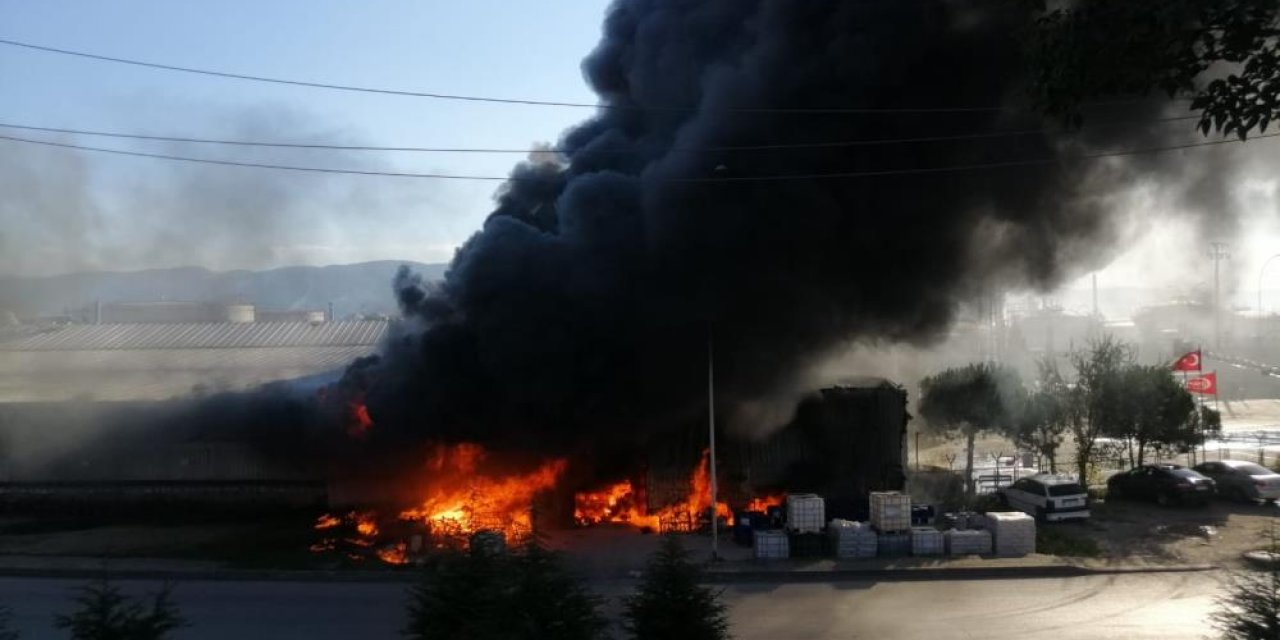 Son Dakika: TÜPRAŞ Rafinerisi yanındaki petrol firmasında yangın çıktı