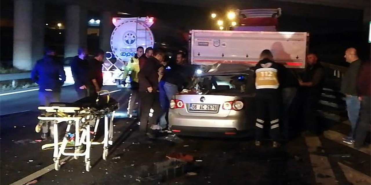 TIR'a arkadan çarpan otomobilin sürücüsü ağır yaralandı
