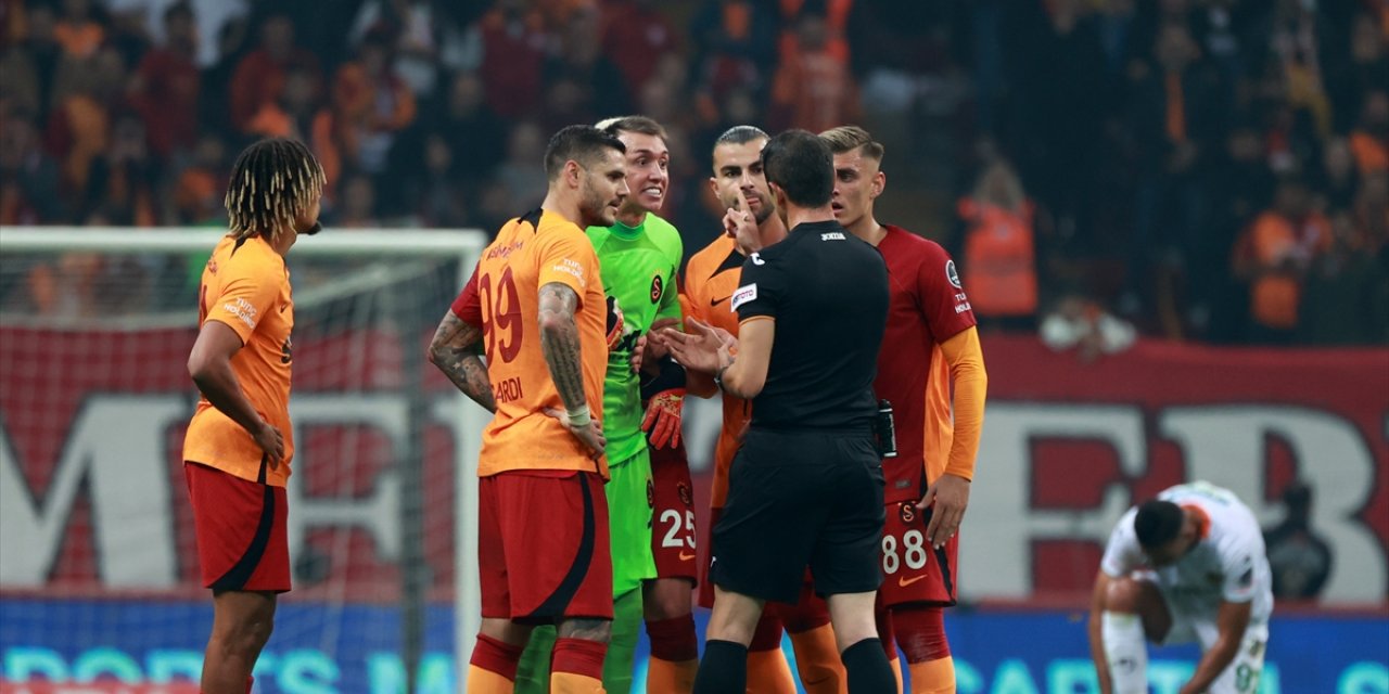 Galatasaray-Alanyaspor maçında VAR konuşmaları ortaya çıktı!