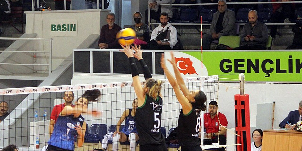Ereğli Belediyespor, Adam Voleybol karşısında