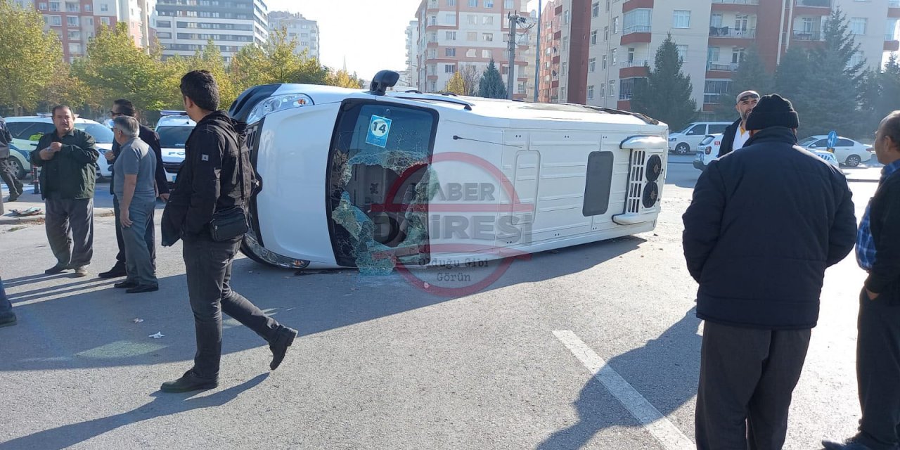 Son Dakika: Konya'da öğrenci servisi otomobille çarpıştı: 17 yaralı!