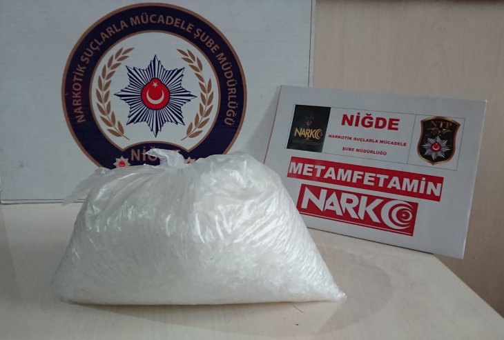 Polis ekiplerinden başarılı operasyon! 800 gram metafetamin ele geçirildi