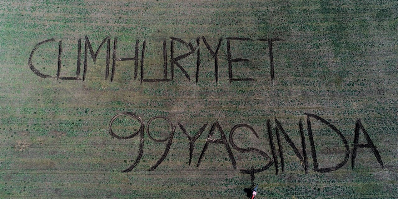 Çiftçi, Cumhuriyetin 99’uncu yaşını böyle kutladı