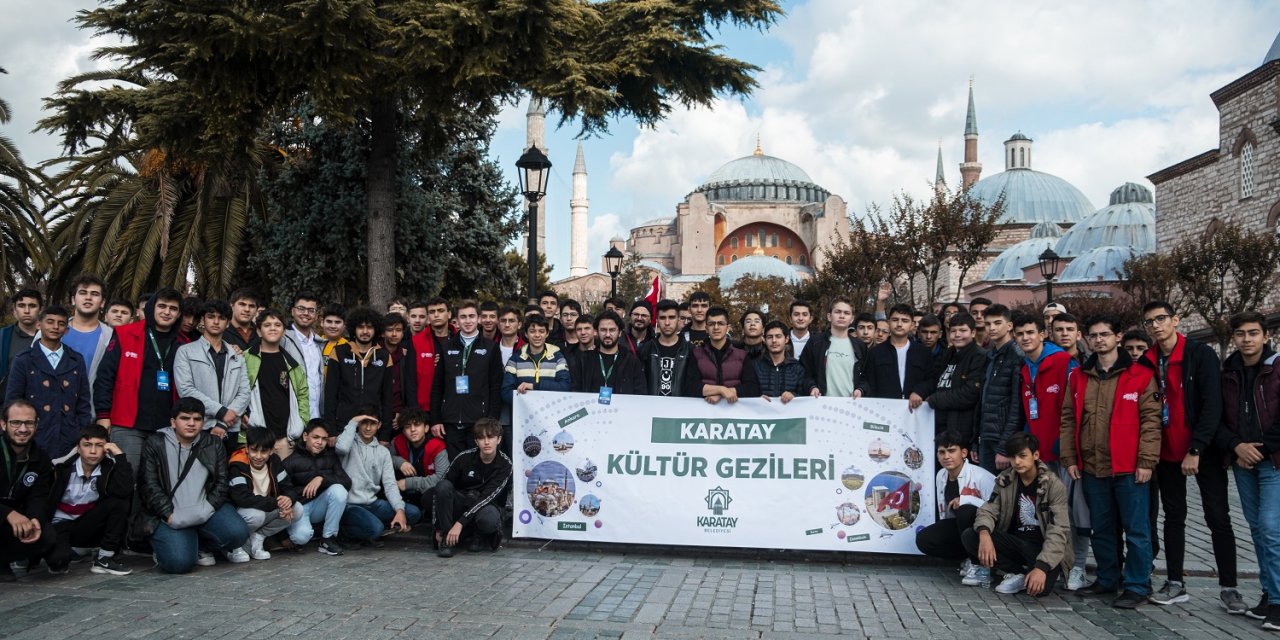 Karatay Okuyor projesinde başarılı olan 250 öğrenci İstanbul’u gezdi