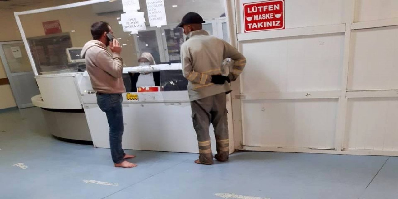 Baba ile oğlu hastaneye yalın ayak girdiler, sebebi yürekleri ısıttı!