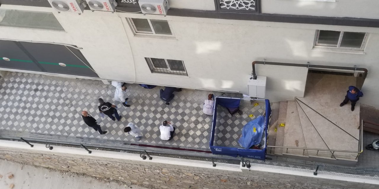 Irak uyruklu kız arkadaşını öldürdü, otomobille kaçarken canına kıydı