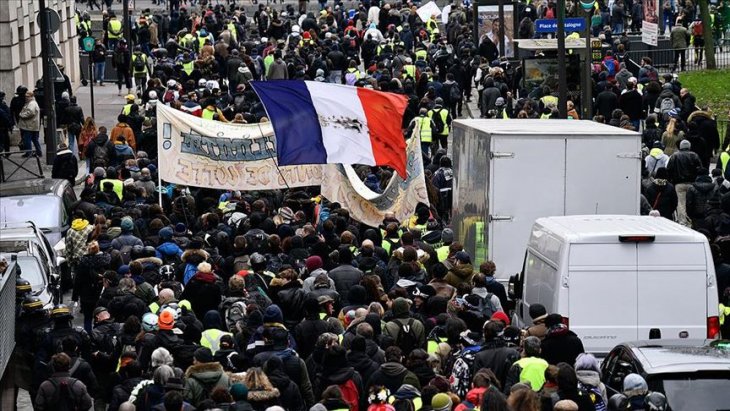 Fransa'da Macron karşıtları yine sokağa çıkacak