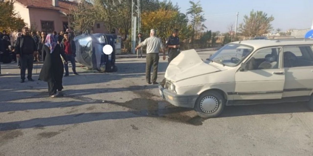 Son Dakika: Konya’da iki otomobil çarpıştı: 4 yaralı