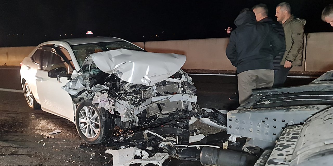 TIR’a arkadan çarpan otomobildeki 1 kişi öldü