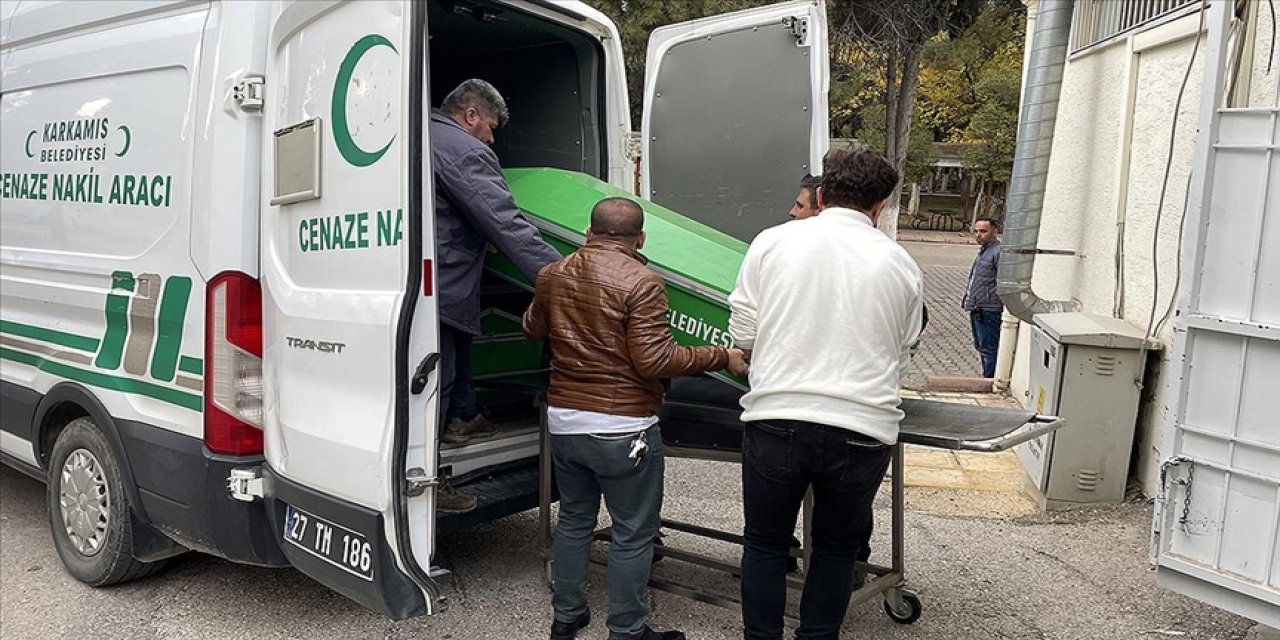 Terör saldırısında hayatını kaybeden öğretmen ve çocuğun cenazeleri Gaziantep'e götürüldü