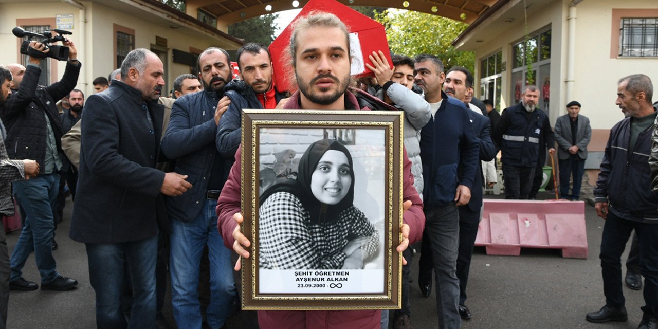 Öğretmenler Günü’ne 3 gün kala şehit edilen Ayşenur Alkan gözyaşlarıyla uğurlandı