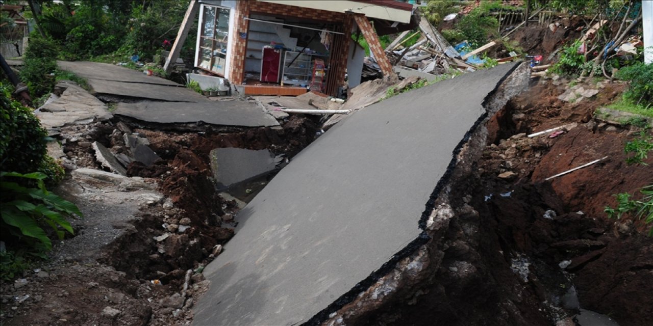 6 yaşındaki çocuk depremden 2 gün sonra enkazdan çıkarıldı