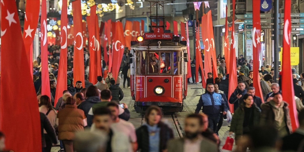 İstanbul Valiliği İstiklal Caddesi'nde bunları yasakladı