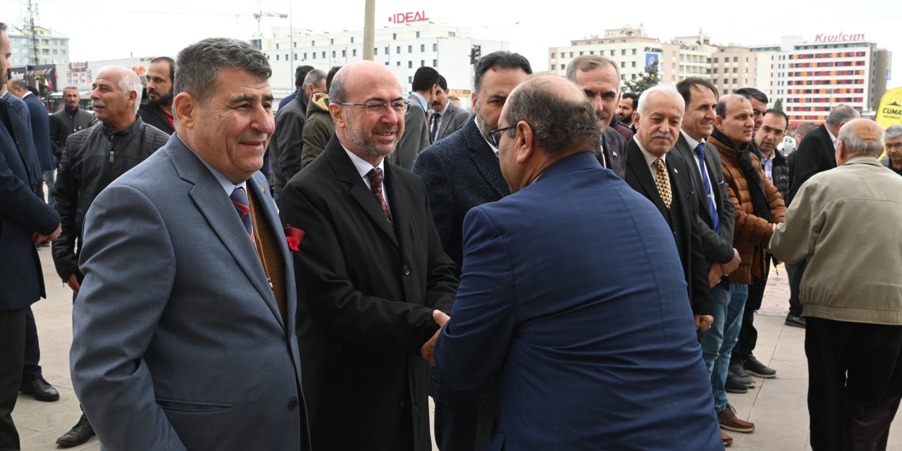 Başkan Pekyatırmacı İbrahim Hakkı Konyalı Camii’nde vatandaşlarla buluştu