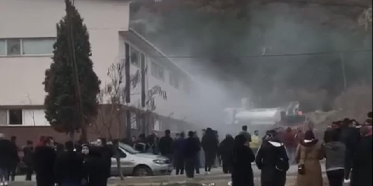 Tekstil atölyesinde yangın: 10 işçi dumandan etkilendi
