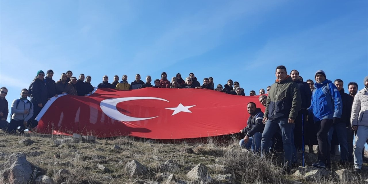 Konya’da öğretmenler doğa yürüyüşü etkinliğinde bir araya geldi