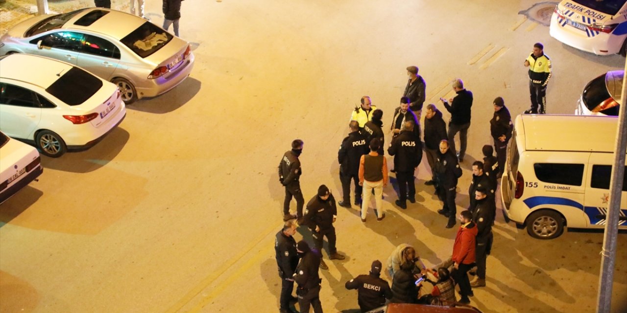 İki grup arasında bıçaklı kavga: 2 yaralı