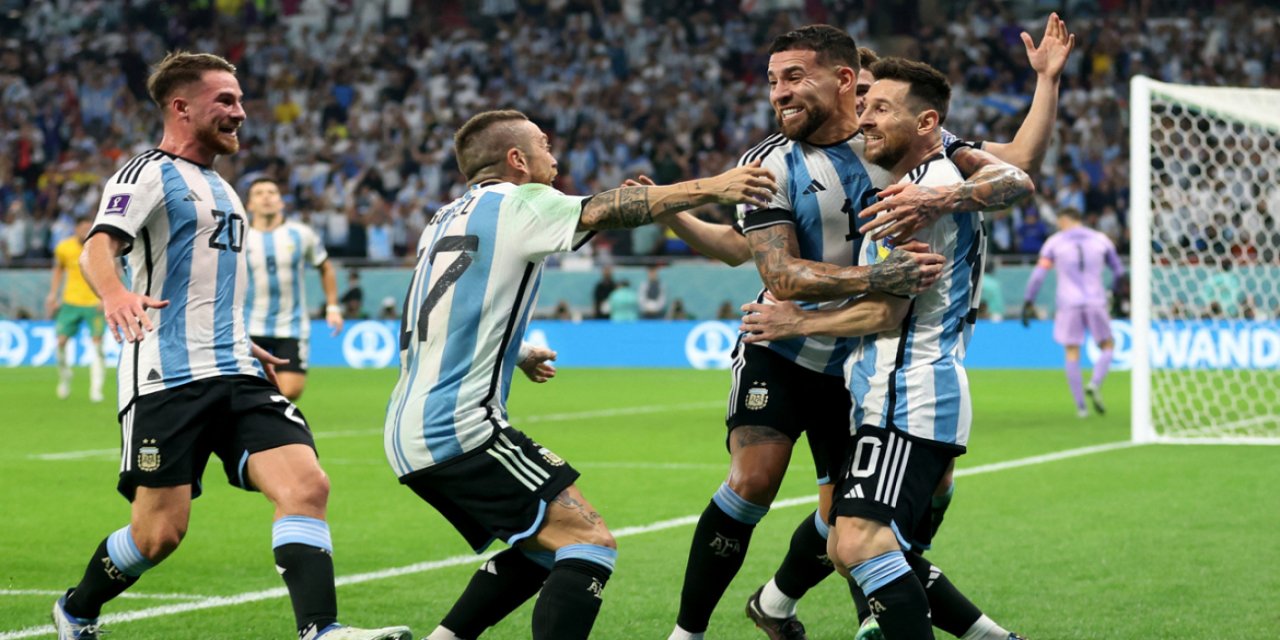 Avustralya'yı yenen Arjantin çeyrek finalde! Messi 1000. maçına çıktı
